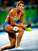 Dafne Schippers zwaar teleurgesteld na haar 200 meter in Rio.