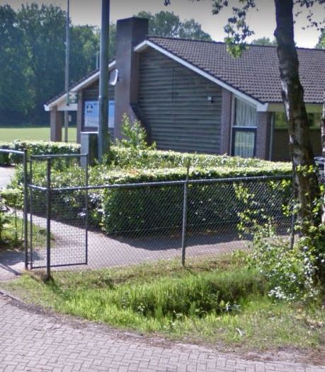 Wethouder Smit In Oisterwijk Al Te Scheutig Maar Ministerie Betaalt Hek Voor Buren Van Asielzoekers Wel Asielzoekers In Oisterwijk Bd Nl