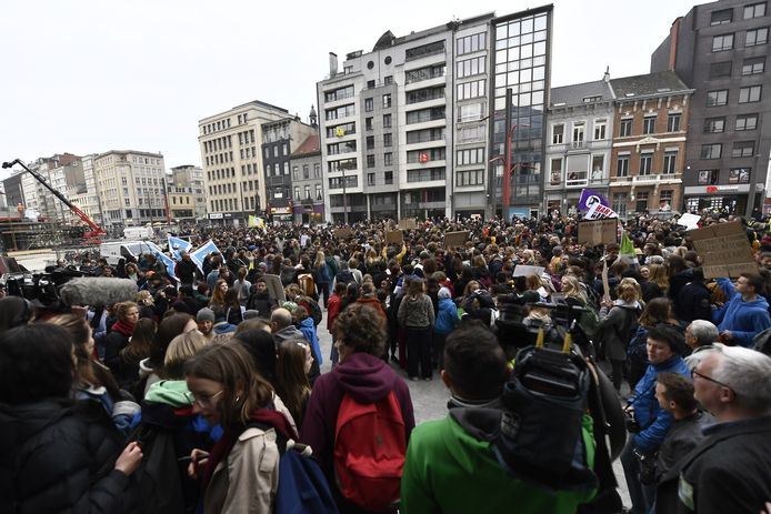 De eerste nationale betoging in de Scheldestad lokte zo’n 3.000 deelnemers, volgens de politie. De organisatie spreekt van 4.000 betogers.