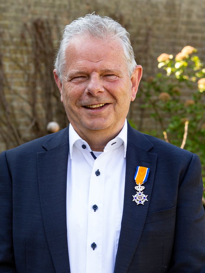 Bernheze Reikt Vijf Lintjes Uit n Van De Decorandi Werd Ridder Geen
