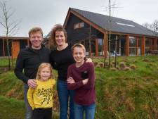 Laurens en Chantal kozen voor hun huis niet voor bakstenen, maar voor hennep: ‘We zijn niet zweverig’