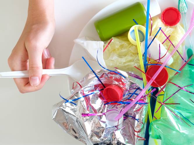 Elke dag krijgen we microplastics binnen, maar wat weten we over de gezondheidsrisico’s?