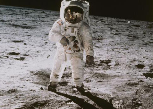 Neil Armstrong est le premier Homme à avoir marché sur la lune en 1969.