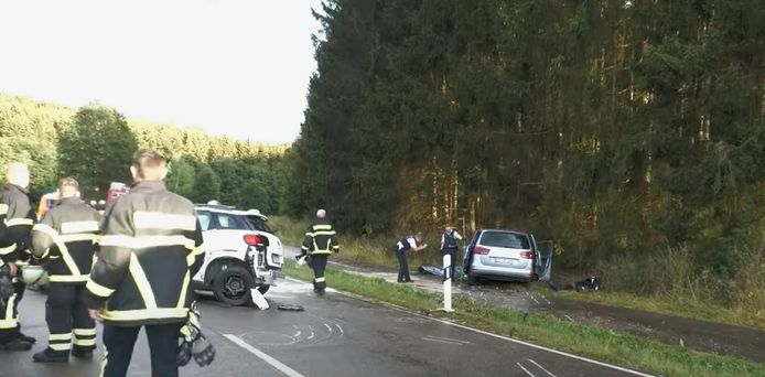 Het ongeluk gebeurde maandag op de B28-weg nabij Römerstein, ten zuidoosten van Stuttgart.