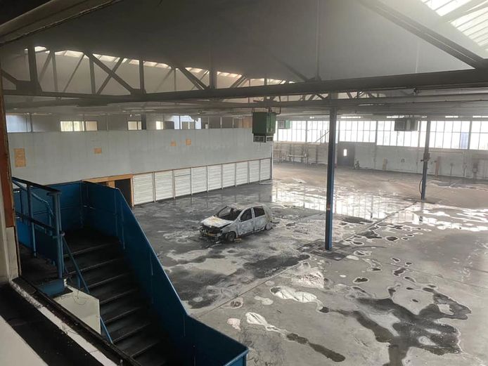 Brandende auto in bedrijfspand Vollenhove was gestolen, politie