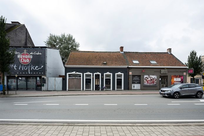 Twee uitgaansgelegenheden in Malle. Voor alle duidelijkheid: de verkrachting gebeurde niet in een van de zaken, maar in de achterliggende wijk.