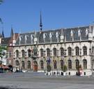 Waarom laten acht voorbijgangers een stervende man aan zijn lot over?