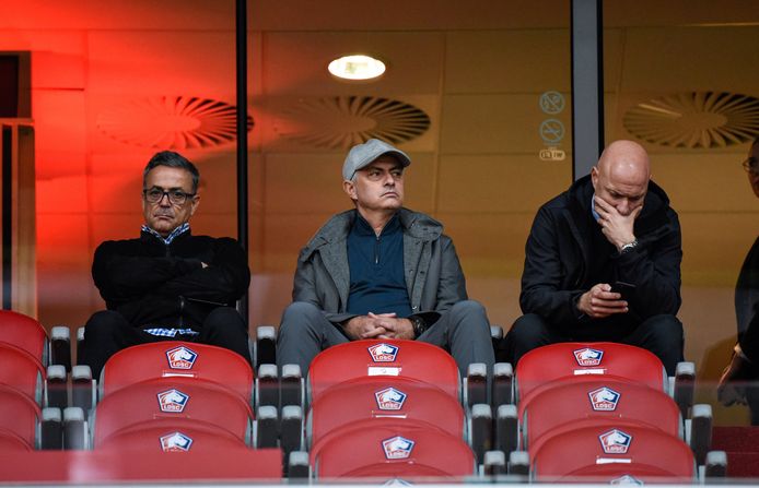 Mourinho (centraal) was vorig weekend aandachtig toeschouwer bij Lille-Nimes.