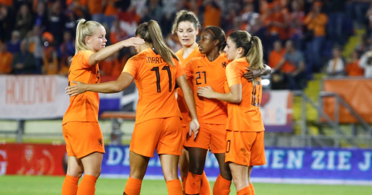 Leeuwinnen verslaan Denemarken in eerste wedstrijd play ...