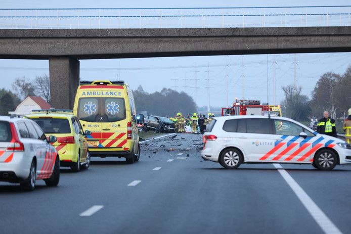 De situatie op de A18 bij Wehl kort na het ongeval.