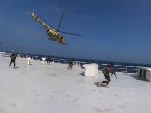 Les rebelles Houthis affirment s’être emparés d’un navire israélien pour venger Gaza