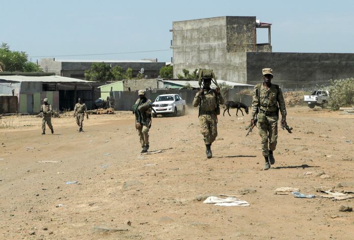 Militairen van het nationale leger van Ethiopië keren terug naar de militaire basis in Dansha na gevechten tegen rebellen in Tigray.