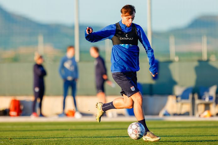 Stijn Meijer op de training van PEC Zwolle tijdens het trainingskamp in Roldán.