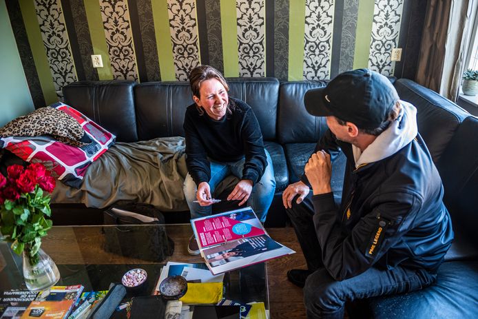 Deze huurder kreeg vorig jaar via Housing First een huurwoning in Leimuiden. In de Rijnstreek lopen nu ook proeven met Kamers met Aandacht en Bouwdepot.