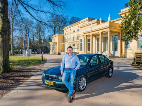 Laurens (35) heeft een ‘Jag’, maar pakt voor zijn werk gewoon de fiets: ‘Ik rij vooral voor de lol’