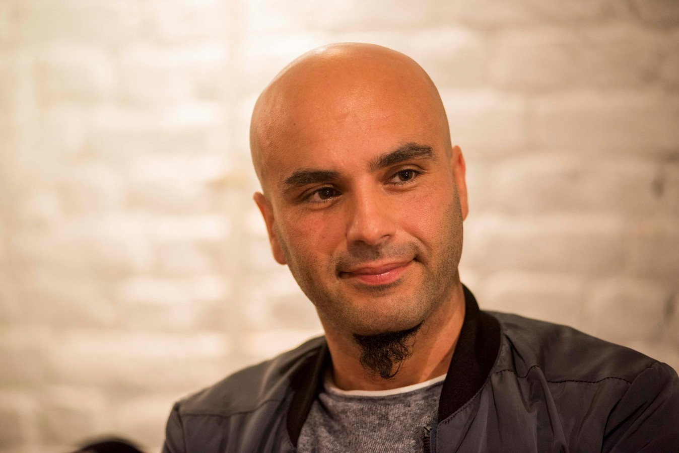 Mohamed El Bachiri, bekend van ‘Een jihad van liefde’, wint prijs voor