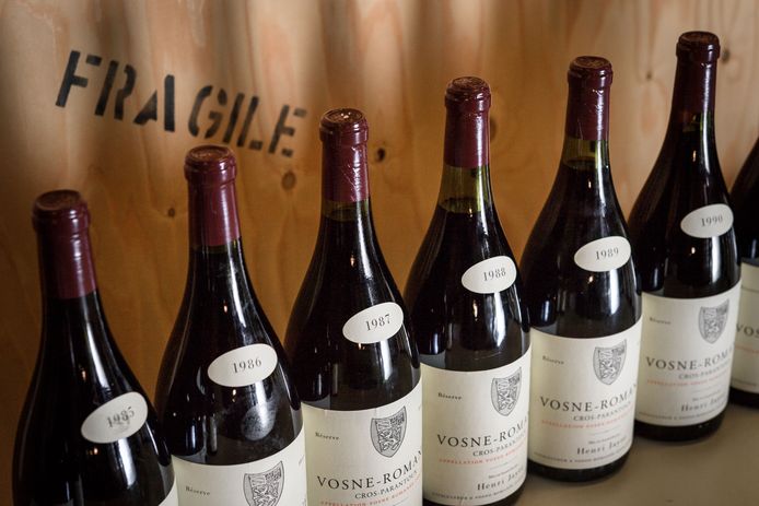 In 2018 geveilde flessen Vosne-Romanee-wijnen van de beroemde Franse wijnmaker Henri Jayer, die in 2006 overleed. Archiefbeeld.