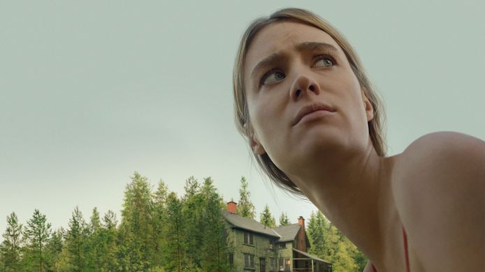 Mackenzie Davis in 'Station Eleven'