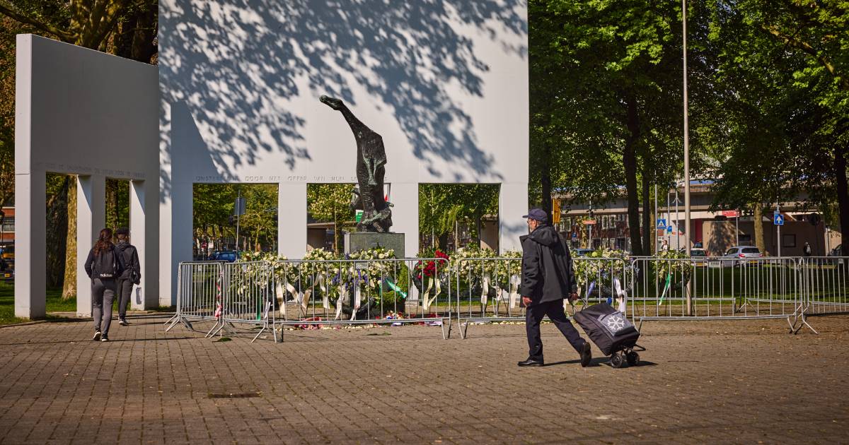Ongeloof bij buurtbewoners Rotterdam-Charlois na vernieling bloemenkransen: ‘Compleet van de zotte’