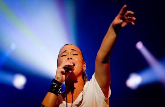 Anouk stond meerdere keren op Paaspop en zou ook dit jaar een van de headliners zijn. Maar daar gaat nu door het coronavirus dus een dikke streep door.