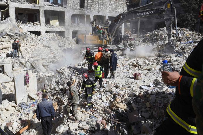 Reddingswerkers in Aleppo