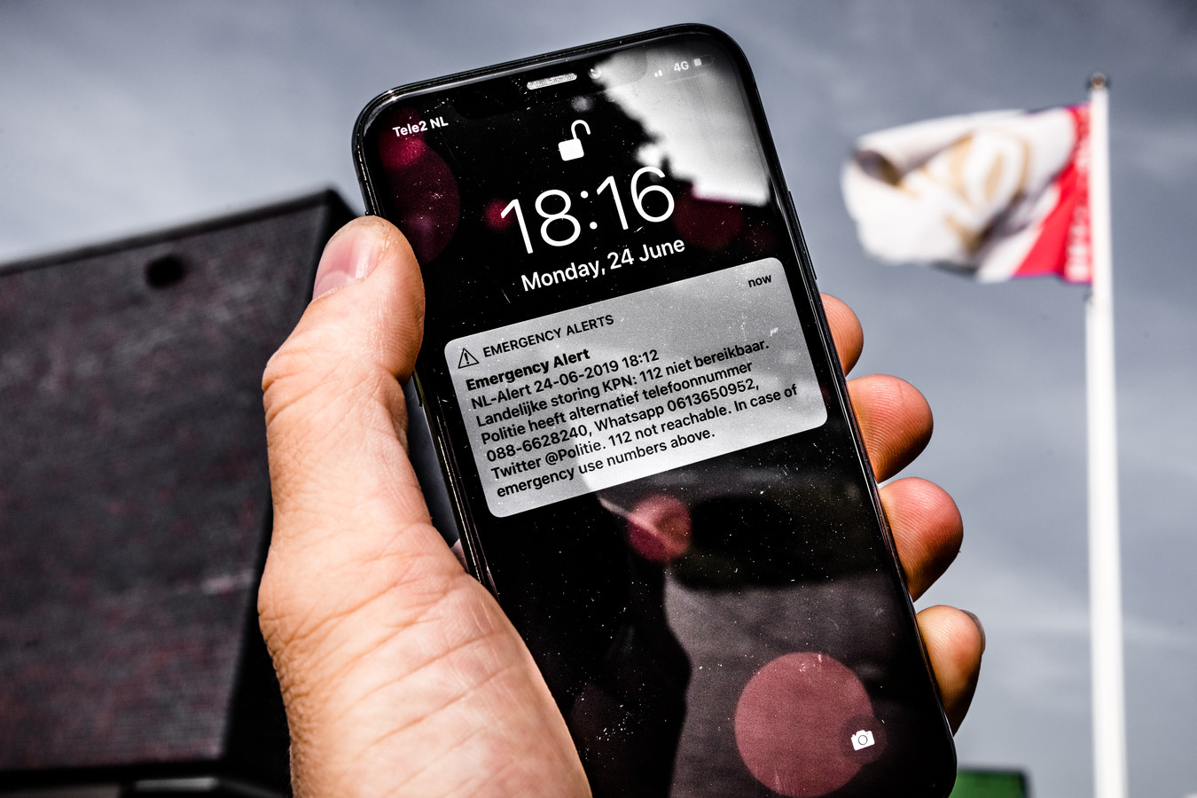 Een NLAlert melding op een mobiele telefoon vanwege een landelijke storing op het noodnummer 112.