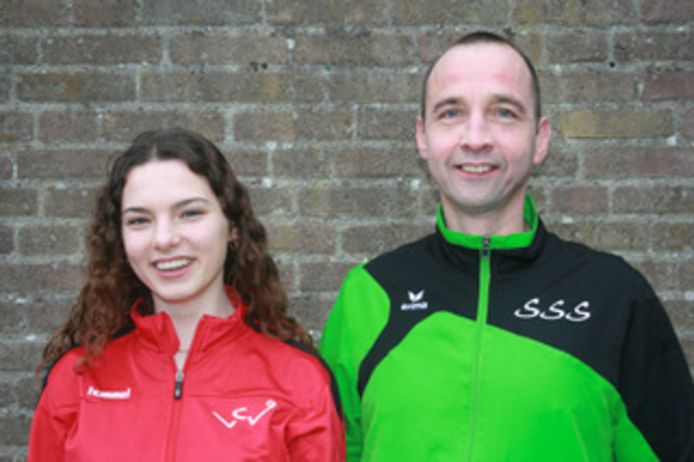SSS-trainer Peter Spoelstra en zijn dochter Lymee (VCV) zijn zaterdag even elkaars vijanden.