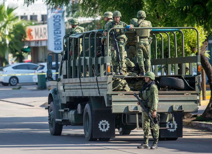 Een dag na de golf van geweld namen militairen bezit van de straten van Culiacán.