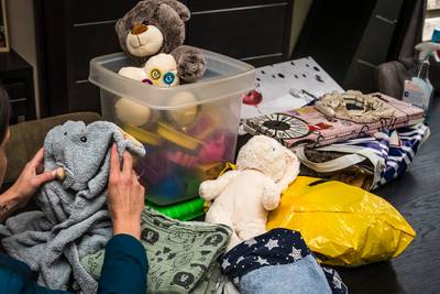 Twentse Kelly (35) weet door toeslagenaffaire hoe het is om in armoede te leven, nu helpt ze anderen