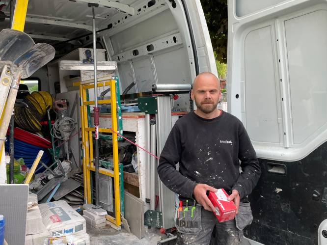 Bestelwagen van aannemer voor tweede maal in twee maanden tijd leeggeroofd: “Dit keer voor 20.000 euro aan nagelnieuw materiaal weg”