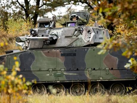 Nederlandse militair (28) omgekomen tijdens oefening in Duitsland, andere militair (24) gewond