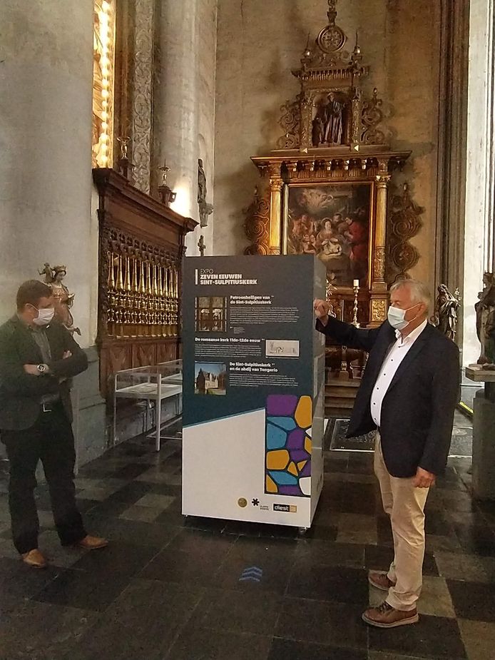 De expo 'Zeven eeuwen St.-Sulpitiuskerk' werd 31 mei officieel geopend.
