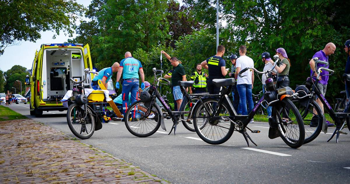 Vrouw zwaargewond bij ongeluk met Solex in Sijbekarspel | 112 nieuws Medemblik