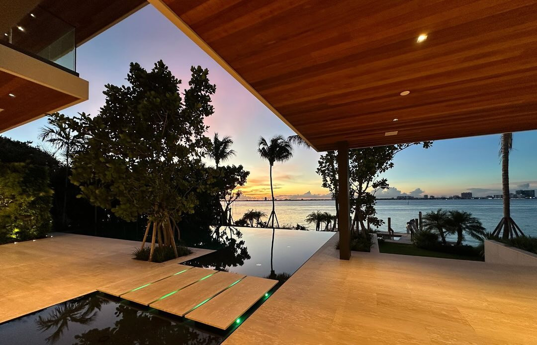 David en Victoria Beckham kopen voor 66 miljoen euro duurste woning in iconische straat in Miami | Foto | gelderlander.nl