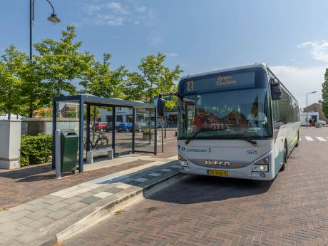 Wemeldinge raakt busverbinding kwijt; lijn 27 rijdt vanaf eind 2024 niet meer over dorp