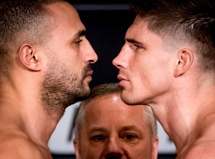 Badr Hari (l) en Rico Verhoeven in sportcentrum Papendal voorafgaand aan hun treffen in het GelreDome, in december vorig jaar.
