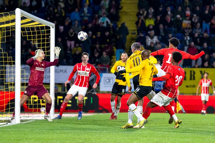 Ralf Seuntjens scoort en maakt de tweede Bredase goal bij NAC-Jong PSV.