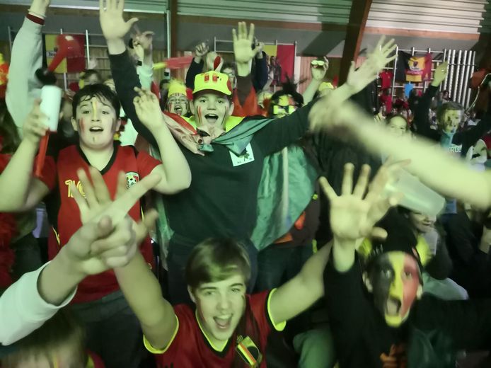 Sint-Bernarduscollege Nieuwpoort supportert voor Rode Duivels tijdens cruciale WK-match.