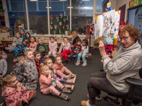 Kinderen Kohnstammschool Goes genieten bij het voorleesontbijt van Maximiliaan Modderman