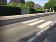 De situatie in de Pierstraat: daar waar de straat nieuw asfalt heeft gekregen, is de signalisatie nog steeds niet aangebracht.
