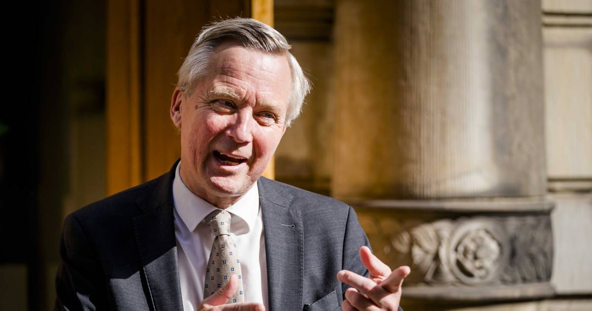 Rutte over nationale asielcrisis: ‘Dit is om je te schamen, straks liggen mensen in het grasveld’