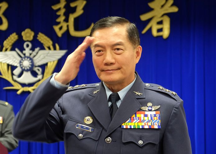 Legerchef Shen Yi-ming kwam bij de crash om het leven.