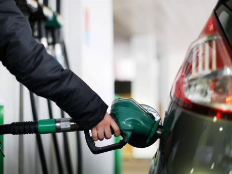Benzineprijs stijgt met dik 6 cent tot boven de 2,40 euro