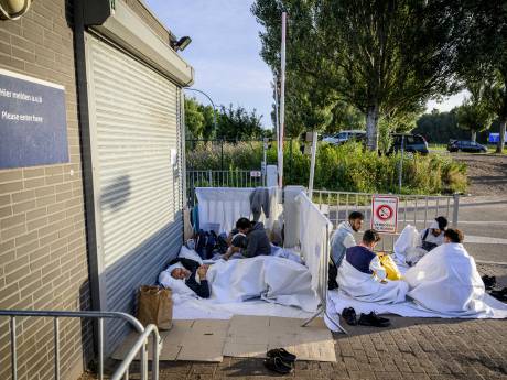 Centraal Orgaan opvang Asielzoekers staat op instorten: ‘Dit jaar nog duizend vacatures opvullen’