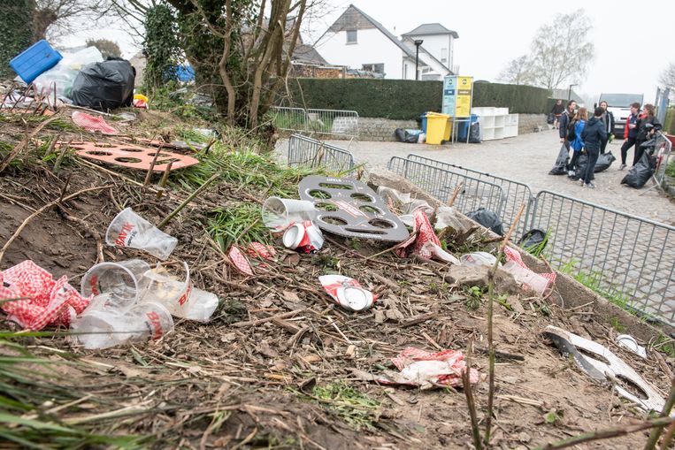 Afbeeldingsresultaat voor afval na ronde van vlaanderen