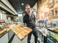 Martin Rietvelt van Bakker Jaap verkoopt zowel saucijzenbroodjes als Pokémon.