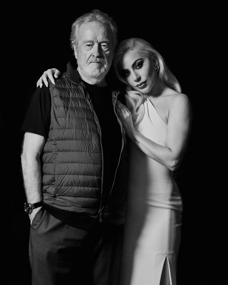 Regisseur Ridley Scott en Lady Gaga. Scott: ‘Toen we klaar waren met filmen, werd ik door verlatingsangst overvallen. Ik miste Ridley verschrikkelijk.’ Beeld NYT/RYAN PFLUGER