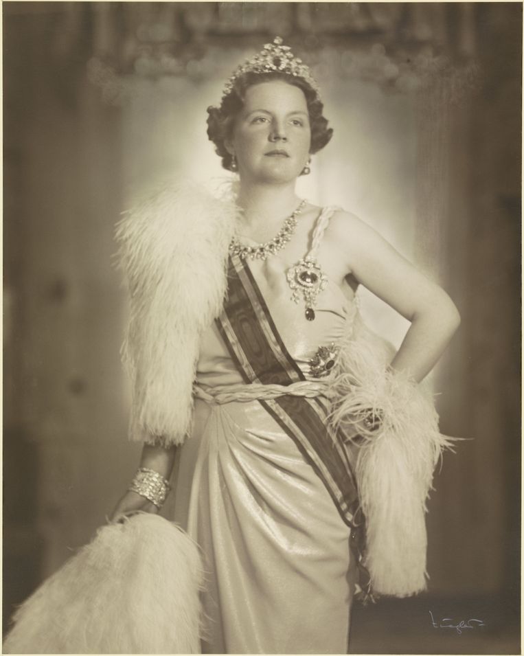 Juliana door de lens van Ziegler Beeld Portret van Juliana, koningin der Nederlanden, Franz Ziegler, 1937