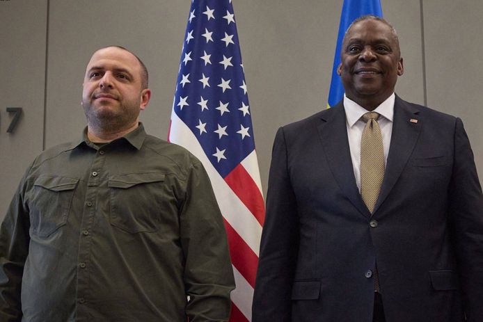 Ukrainian Defense Minister Rustam Omerov and his American counterpart Lloyd Austin.