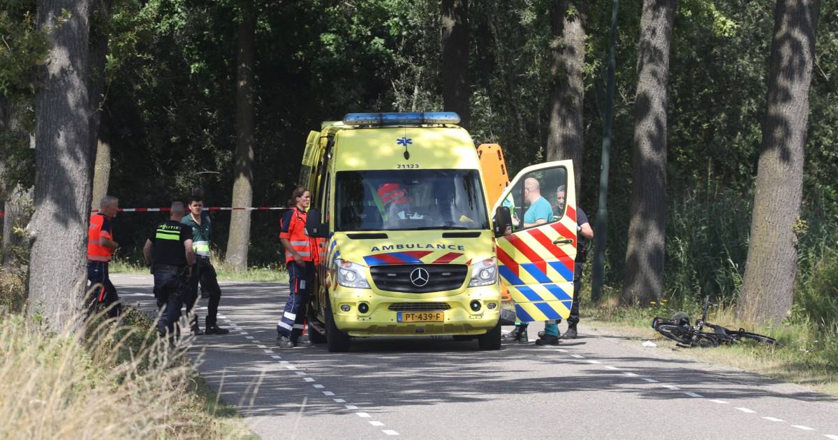 Fietser ernstig gewond bij aanrijding, automobilist rijdt door.